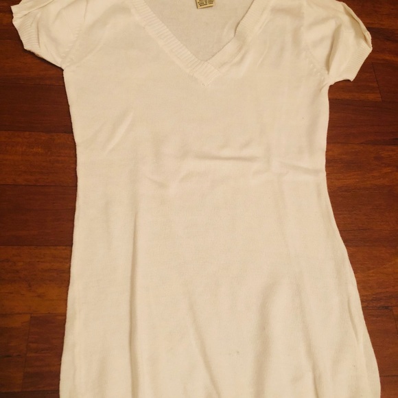 Tops - Picture 4 of 5